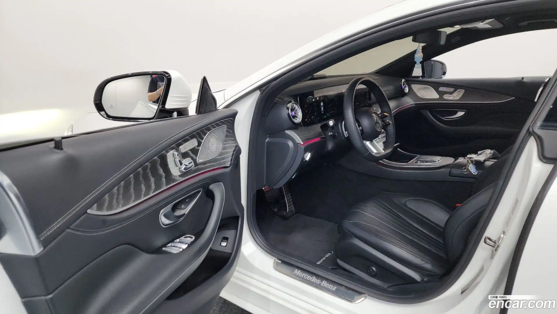 CLS-Class Mercedes-Benz 2022.10-INNER-010