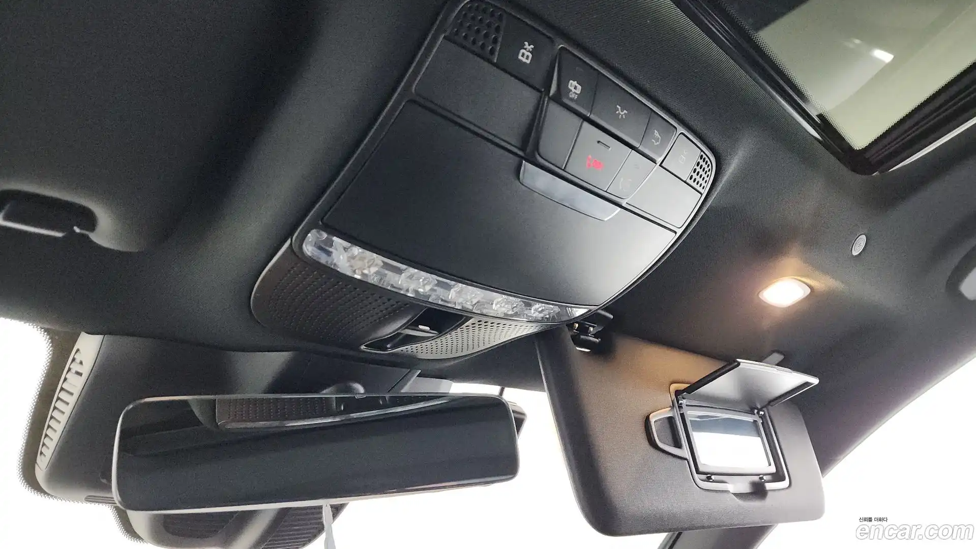 CLS-Class Mercedes-Benz 2022.10-OPTION-019