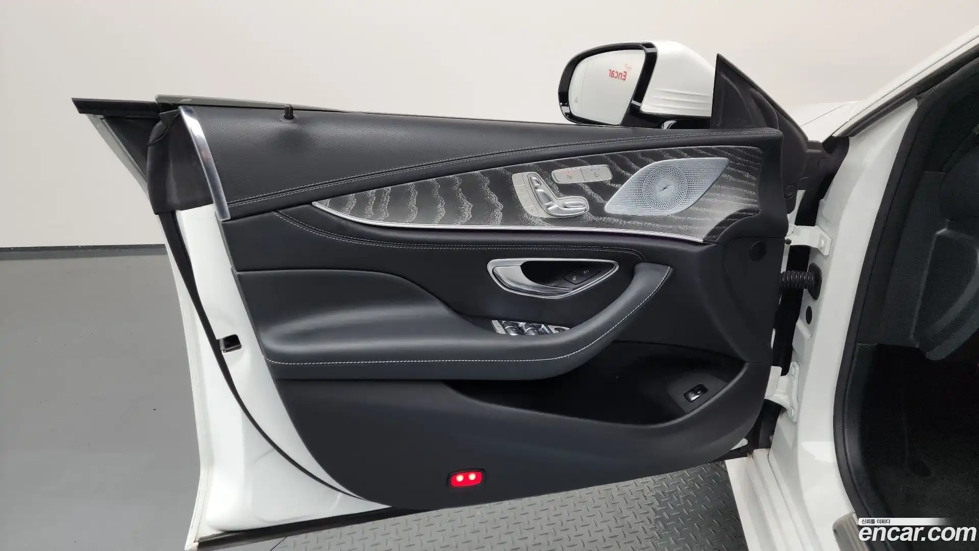 CLS-Class Mercedes-Benz 2022.10-INNER-034