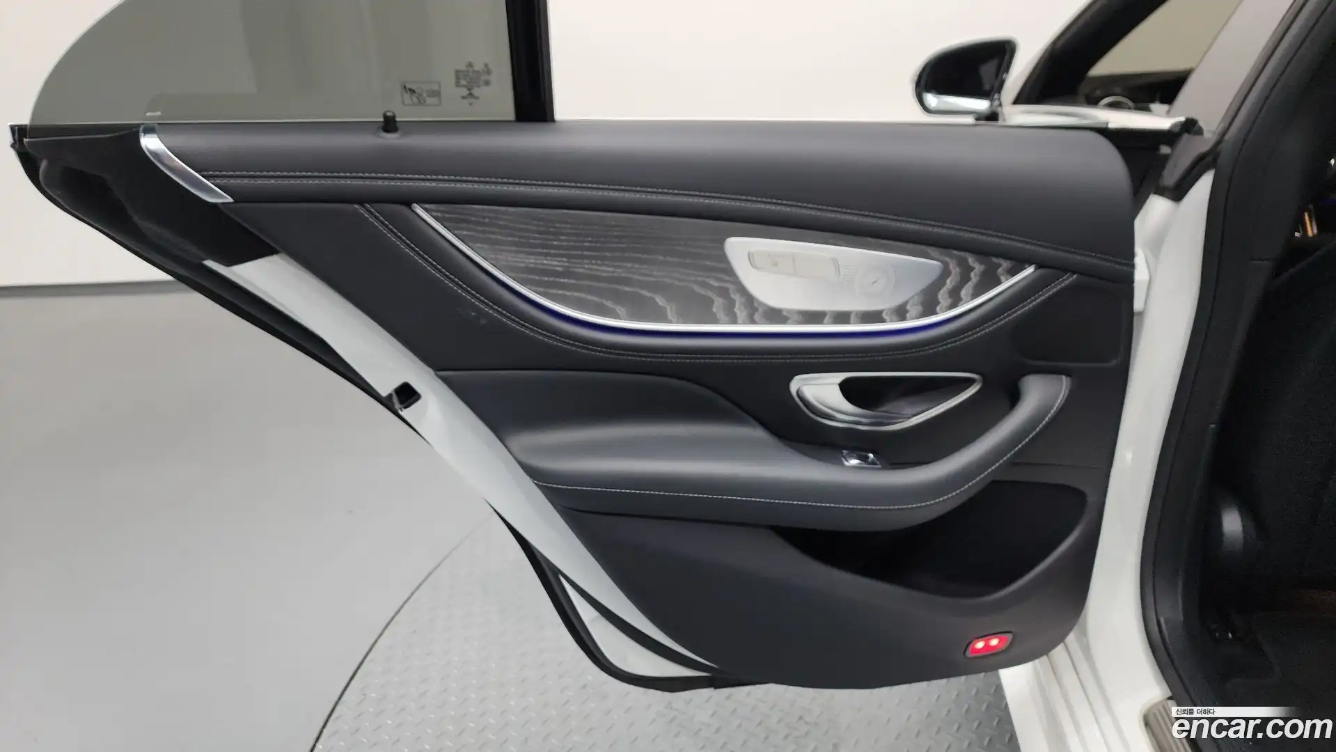 CLS-Class Mercedes-Benz 2022.10-INNER-035