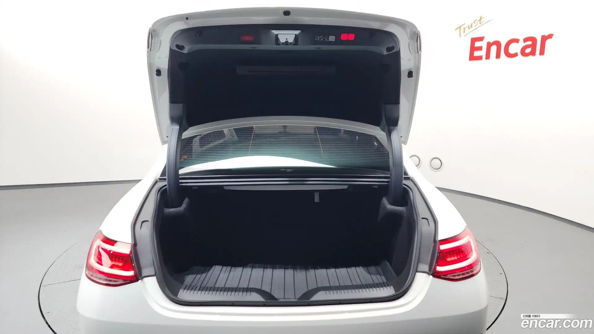 CLS-Class Mercedes-Benz 2022.10-OPTION-040