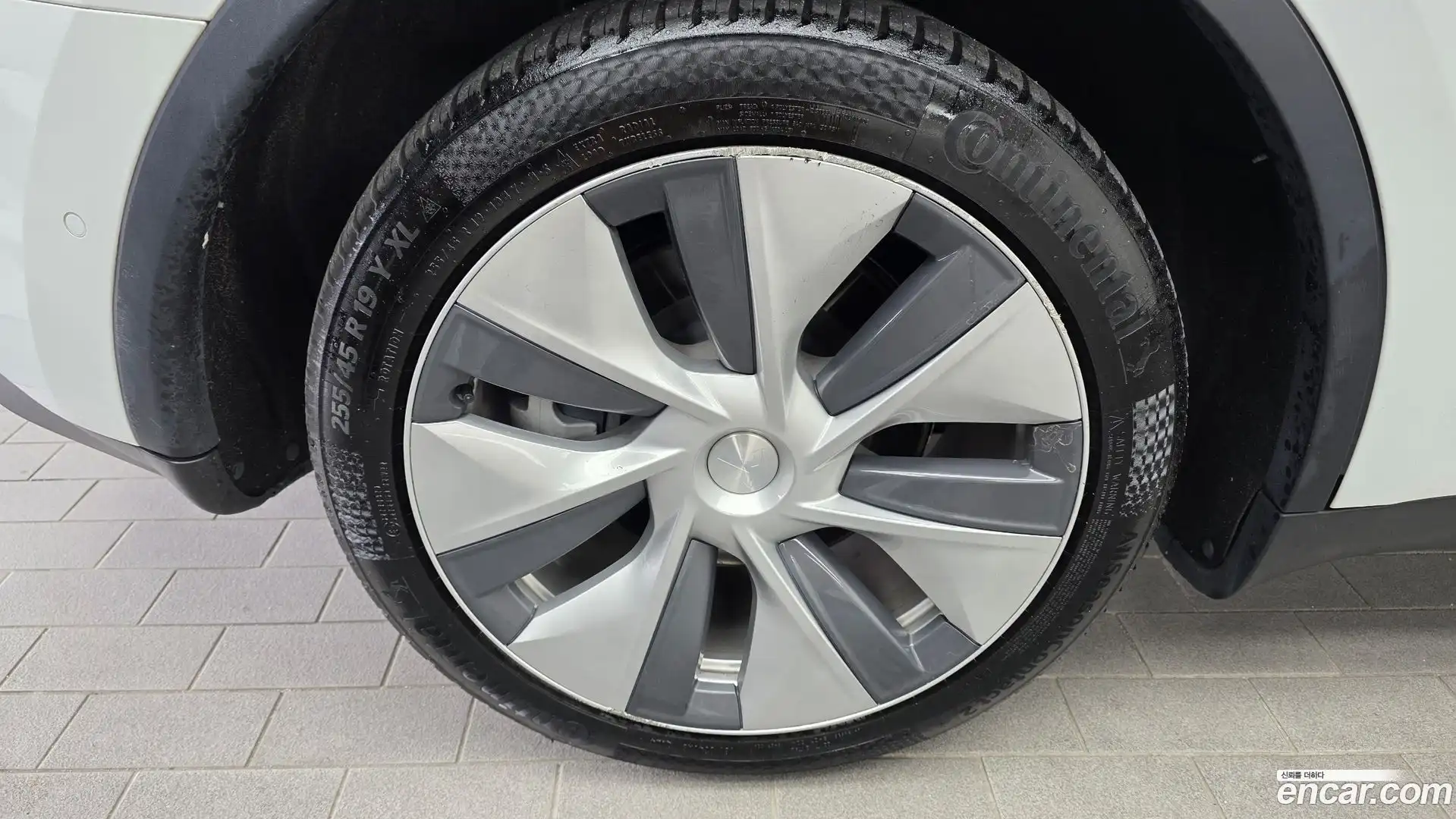 Model Y Tesla 2022.5-OUTER-005