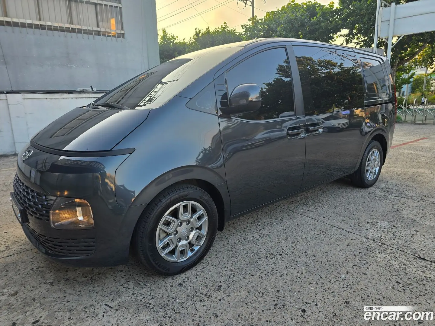 Main__Slider__Photo:Staria Hyundai 2021.6-0