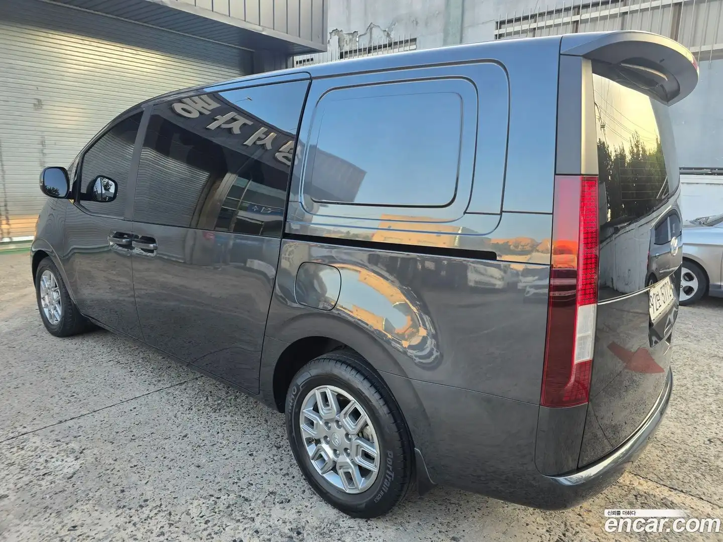 Staria Hyundai 2021.6-OUTER-003