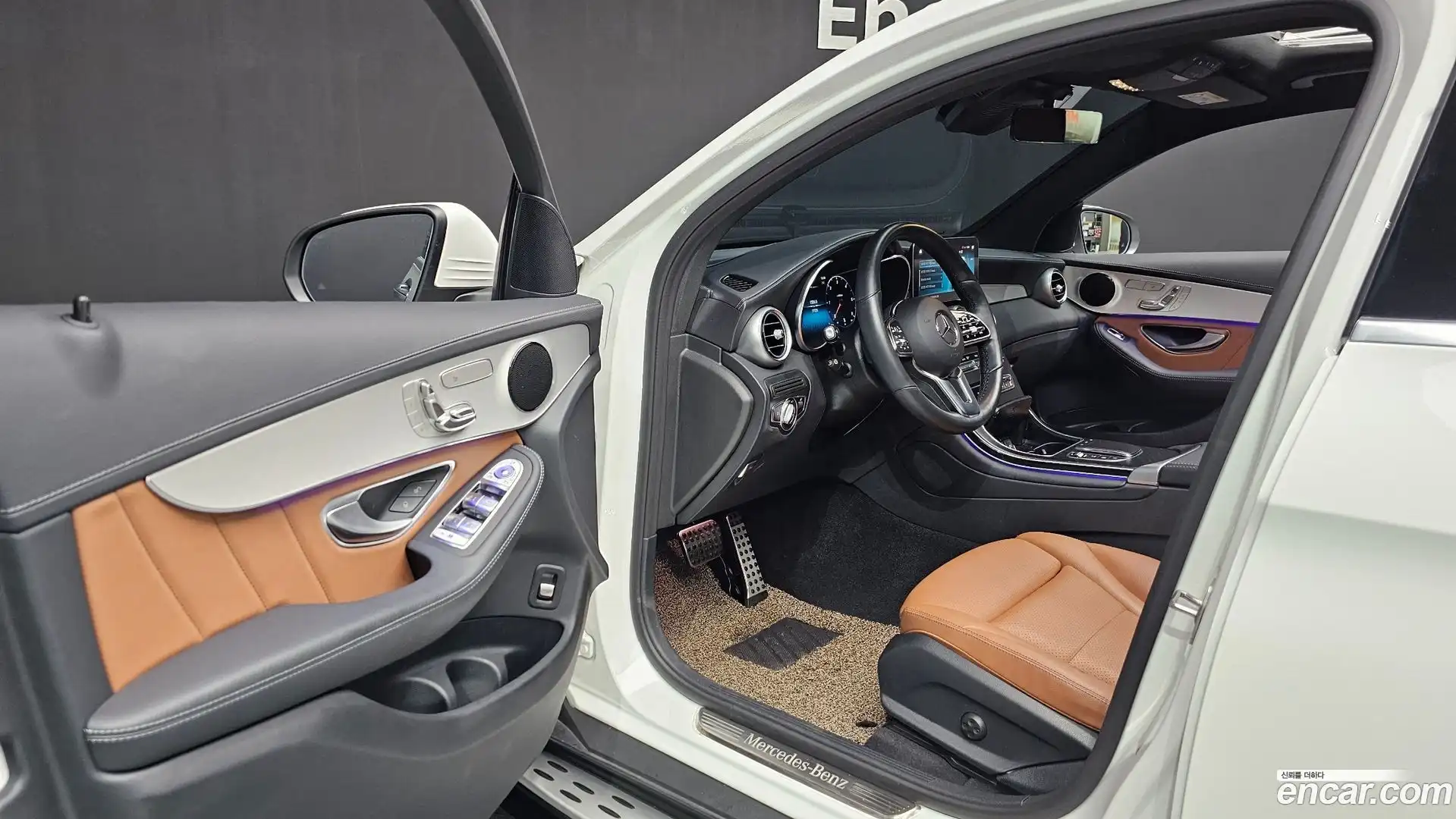 GLC-Class Mercedes-Benz 2023.3-INNER-010
