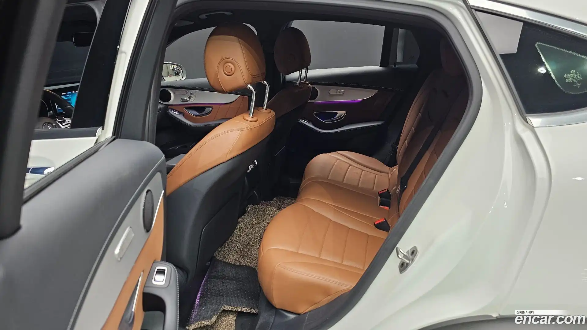 GLC-Class Mercedes-Benz 2023.3-INNER-036