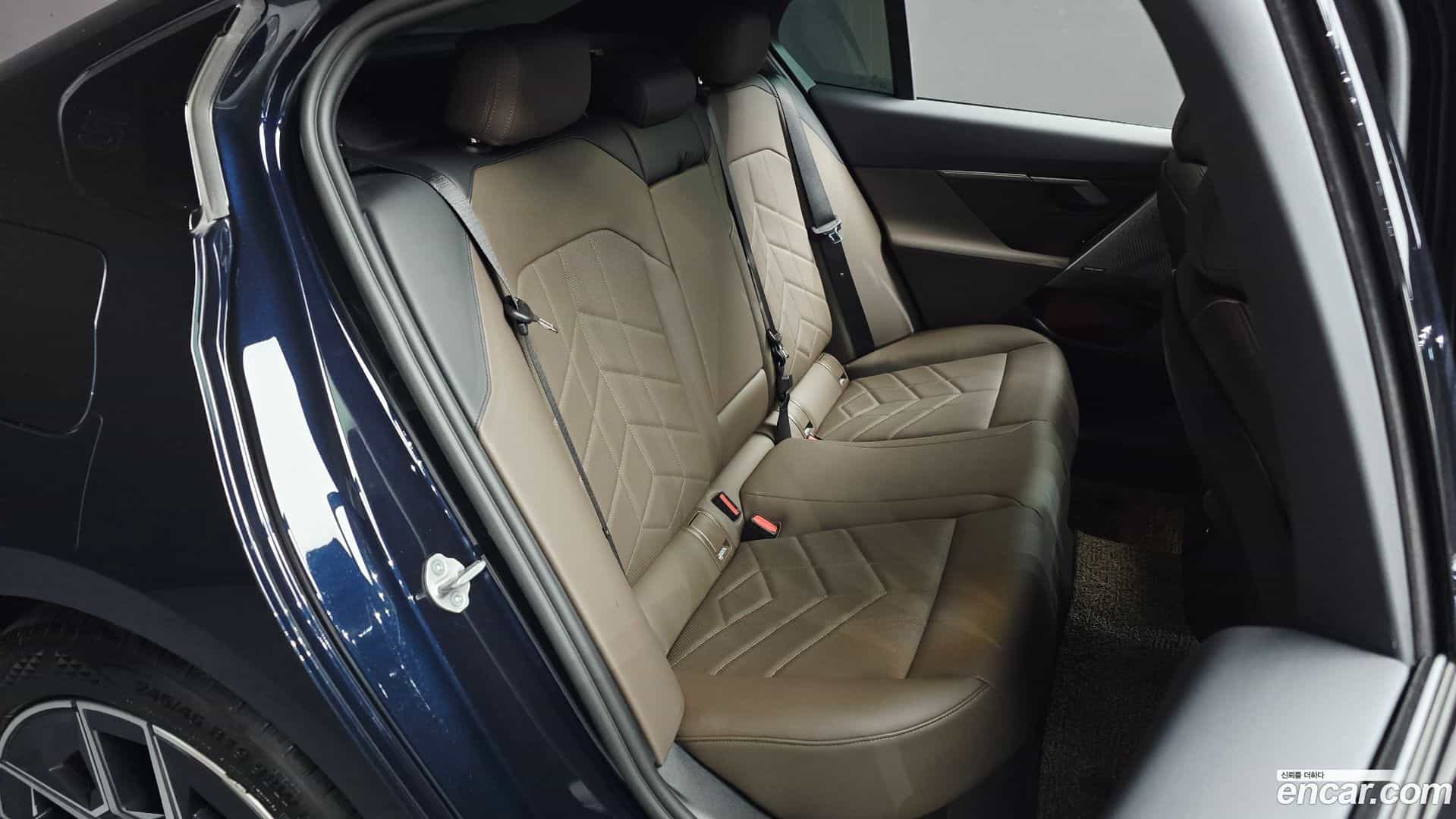 5-Series BMW 2025.6-OPTION-015