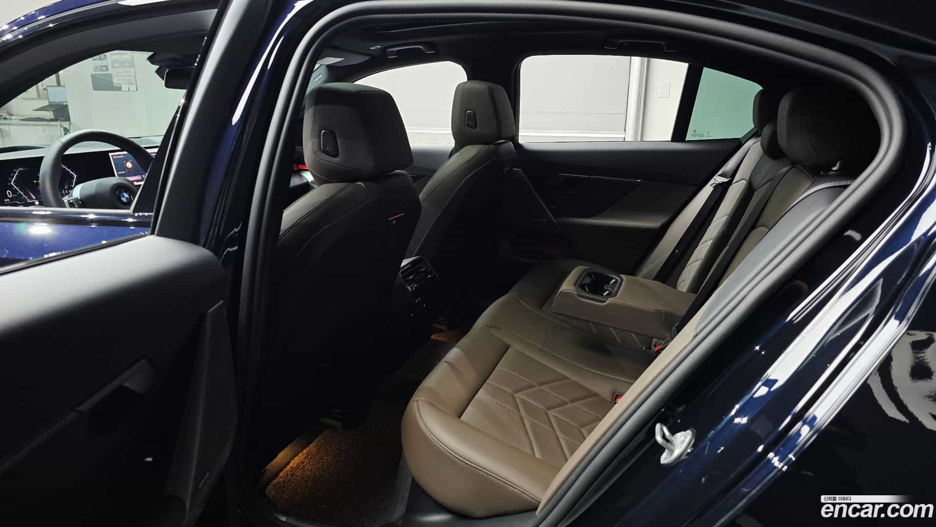 5-Series BMW 2025.6-OPTION-024