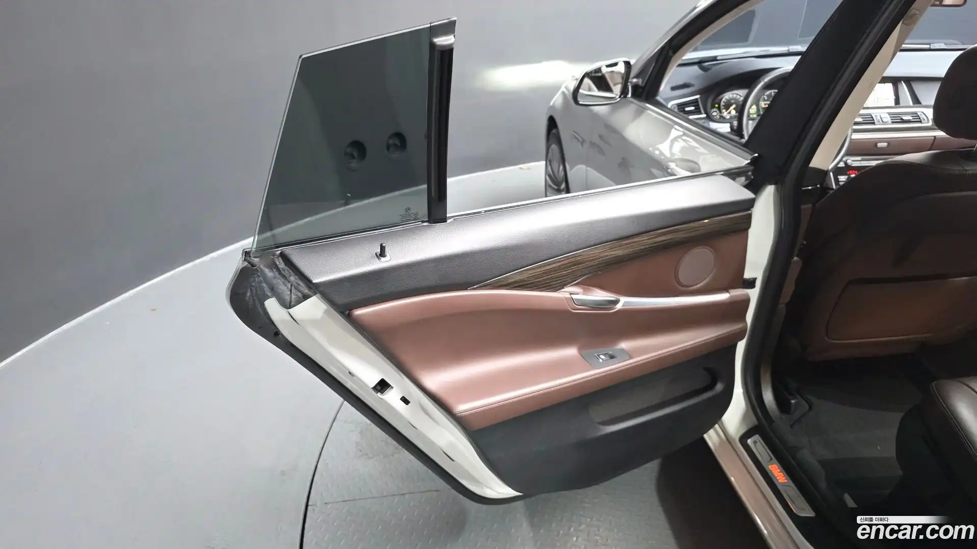 Gran Turismo BMW 2015.11-INNER-035