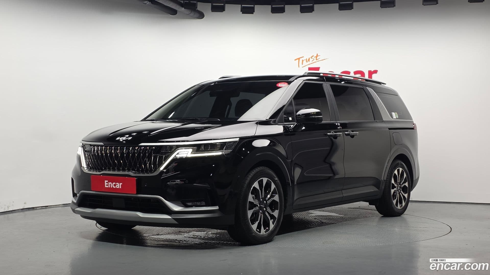 Main__Slider__Photo:Canival Kia 2022.6-0