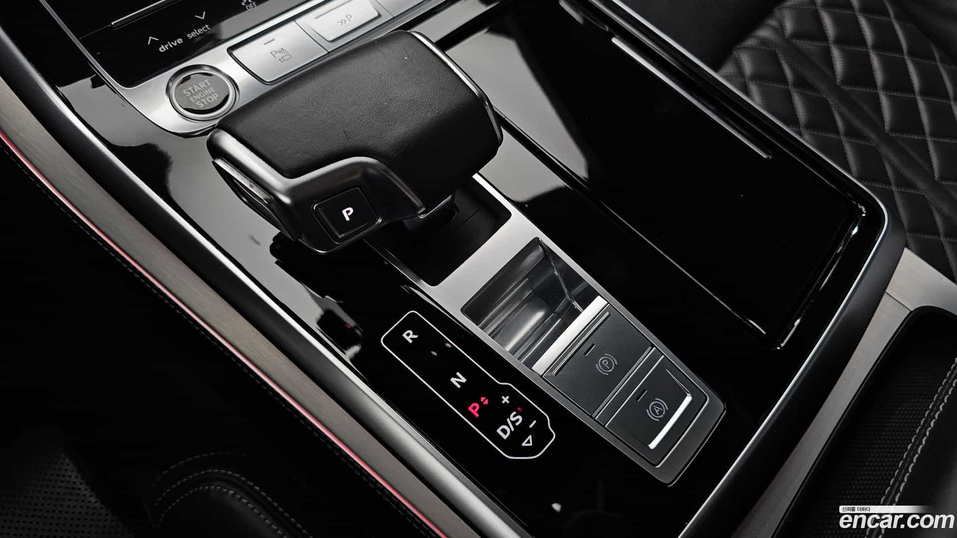 Q8 Audi 2021.2-INNER-009
