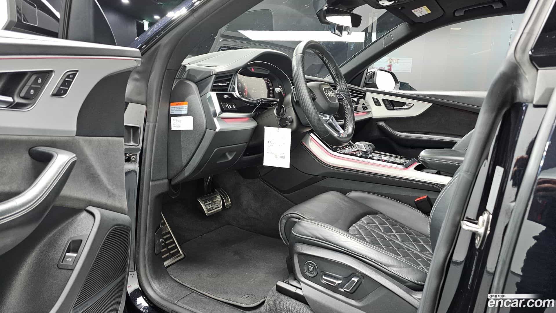 Q8 Audi 2021.2-INNER-010