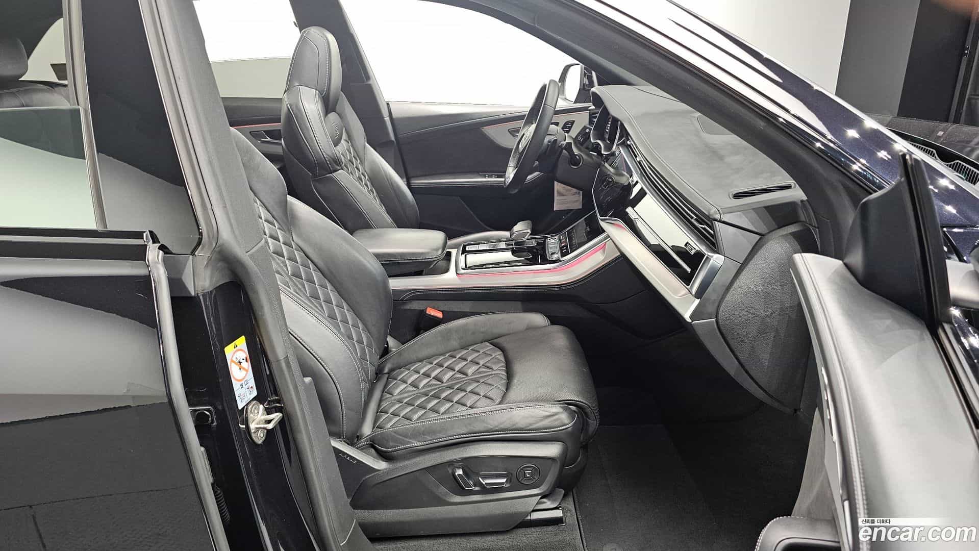Q8 Audi 2021.2-INNER-036