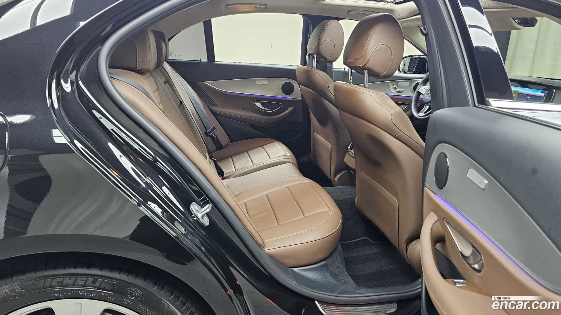 E-Class Mercedes-Benz 2018.3-OPTION-015