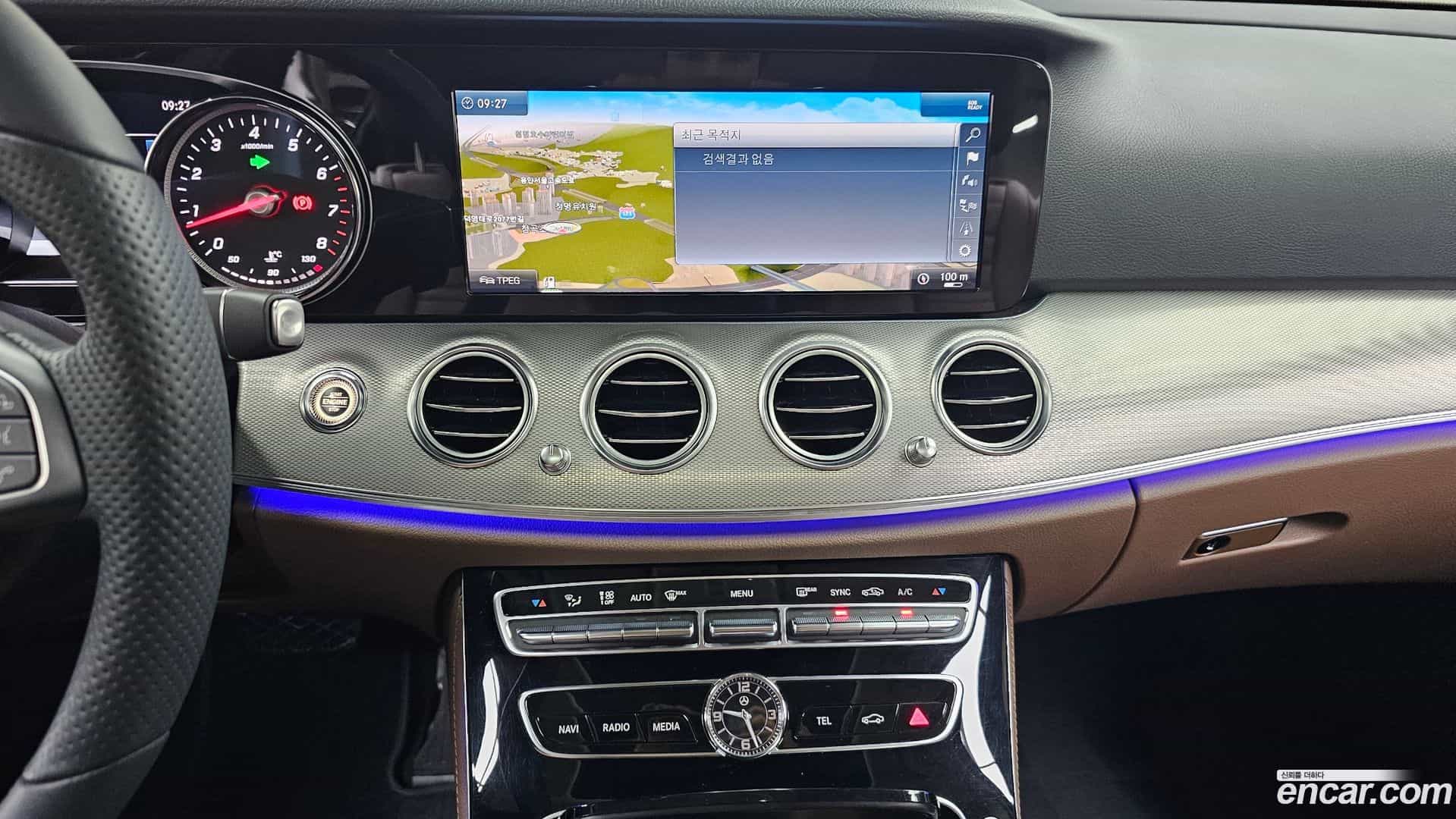 E-Class Mercedes-Benz 2018.3-OPTION-016