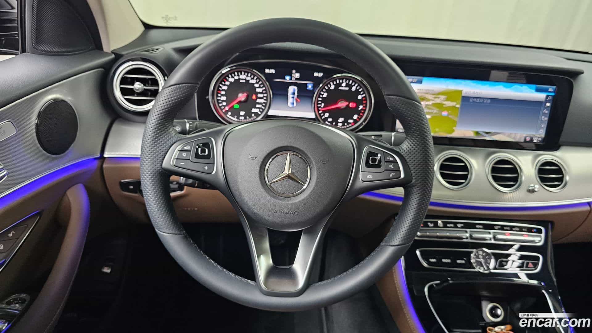 E-Class Mercedes-Benz 2018.3-OPTION-017