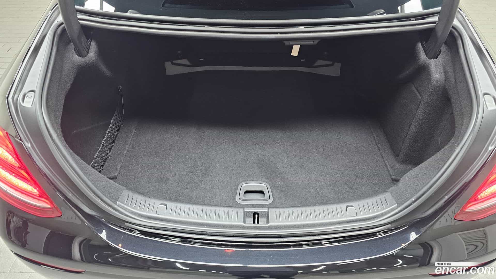 E-Class Mercedes-Benz 2018.3-OPTION-020