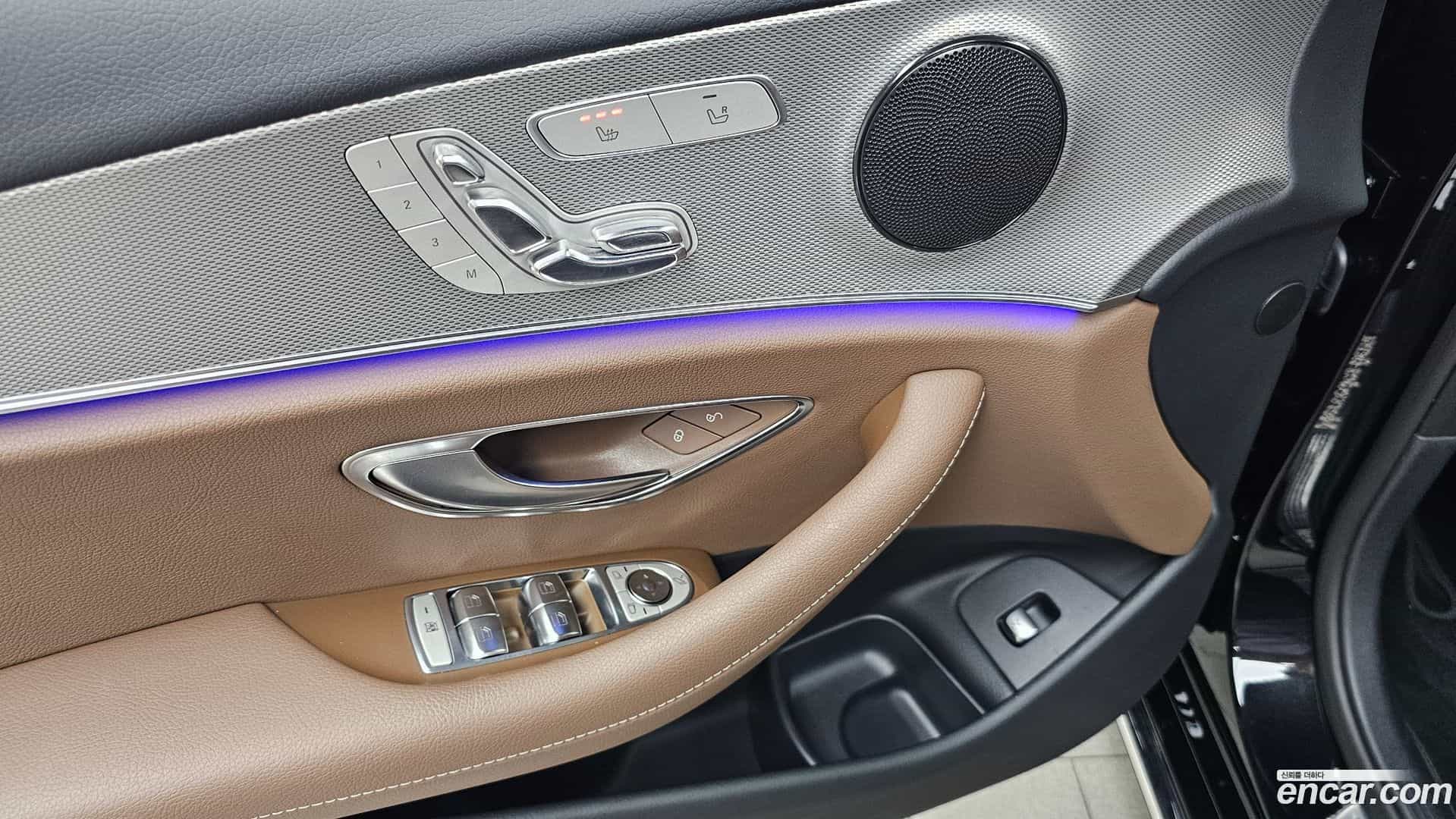 E-Class Mercedes-Benz 2018.3-OPTION-024