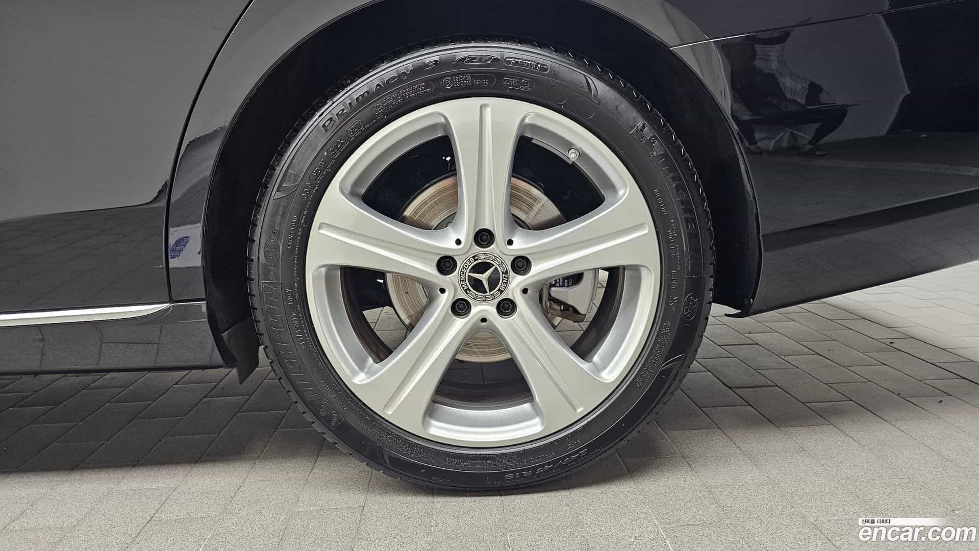 E-Class Mercedes-Benz 2018.3-OUTER-031