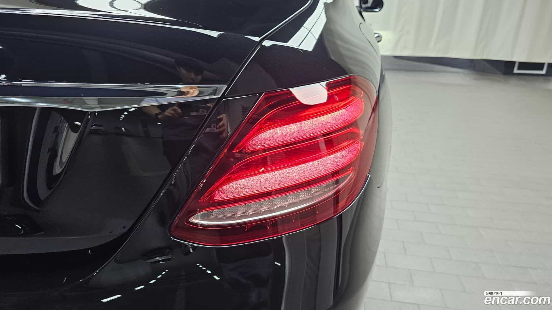 E-Class Mercedes-Benz 2018.3-OUTER-033