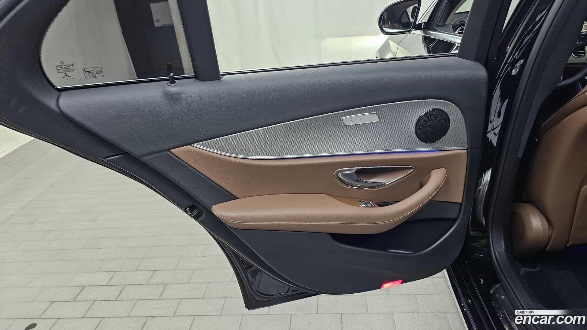 E-Class Mercedes-Benz 2018.3-INNER-035