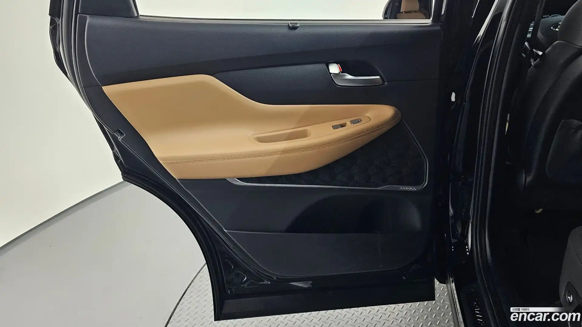 Santafe Hyundai 2023.1-INNER-035
