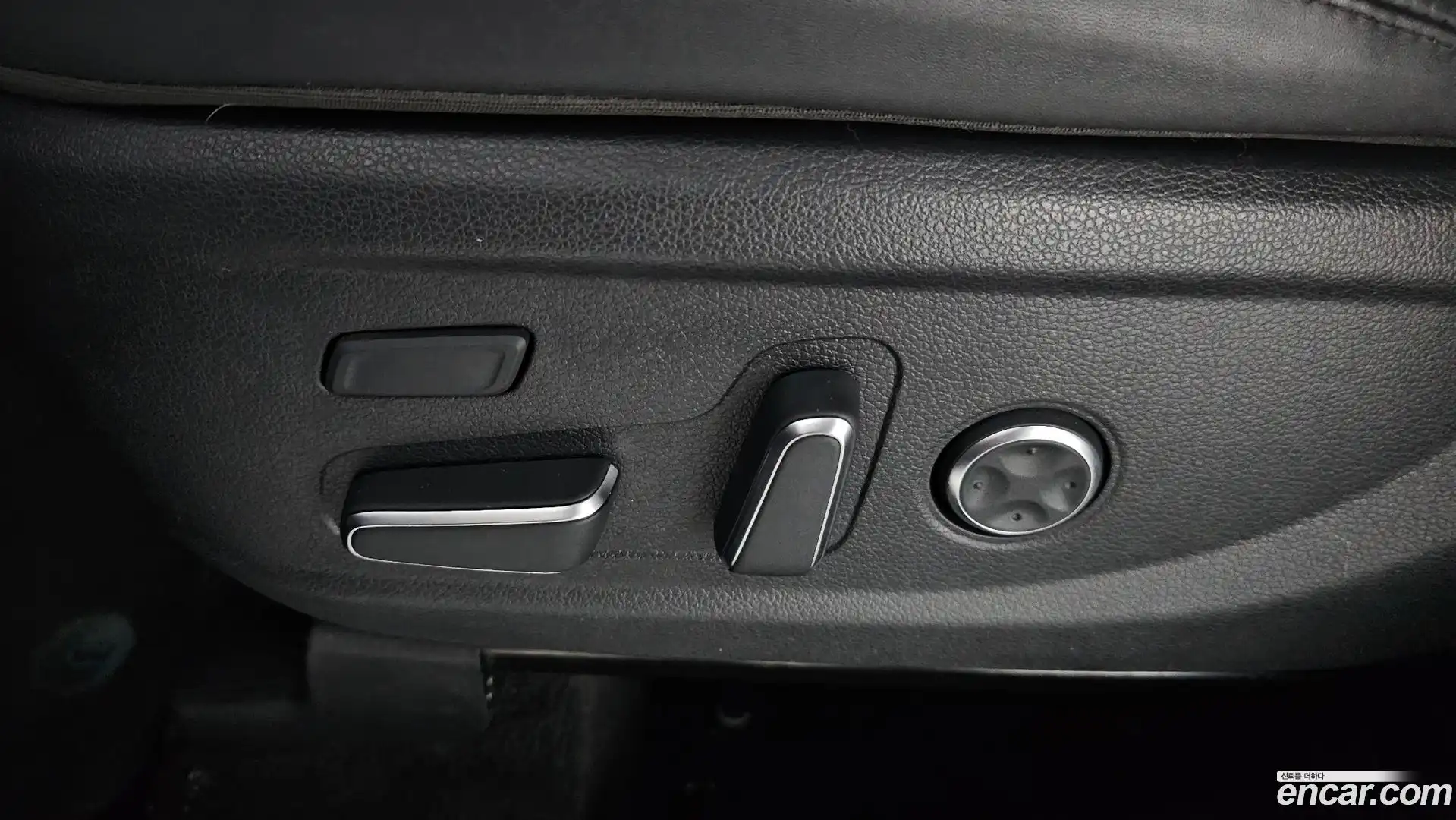 Santafe Hyundai 2023.1-OPTION-044