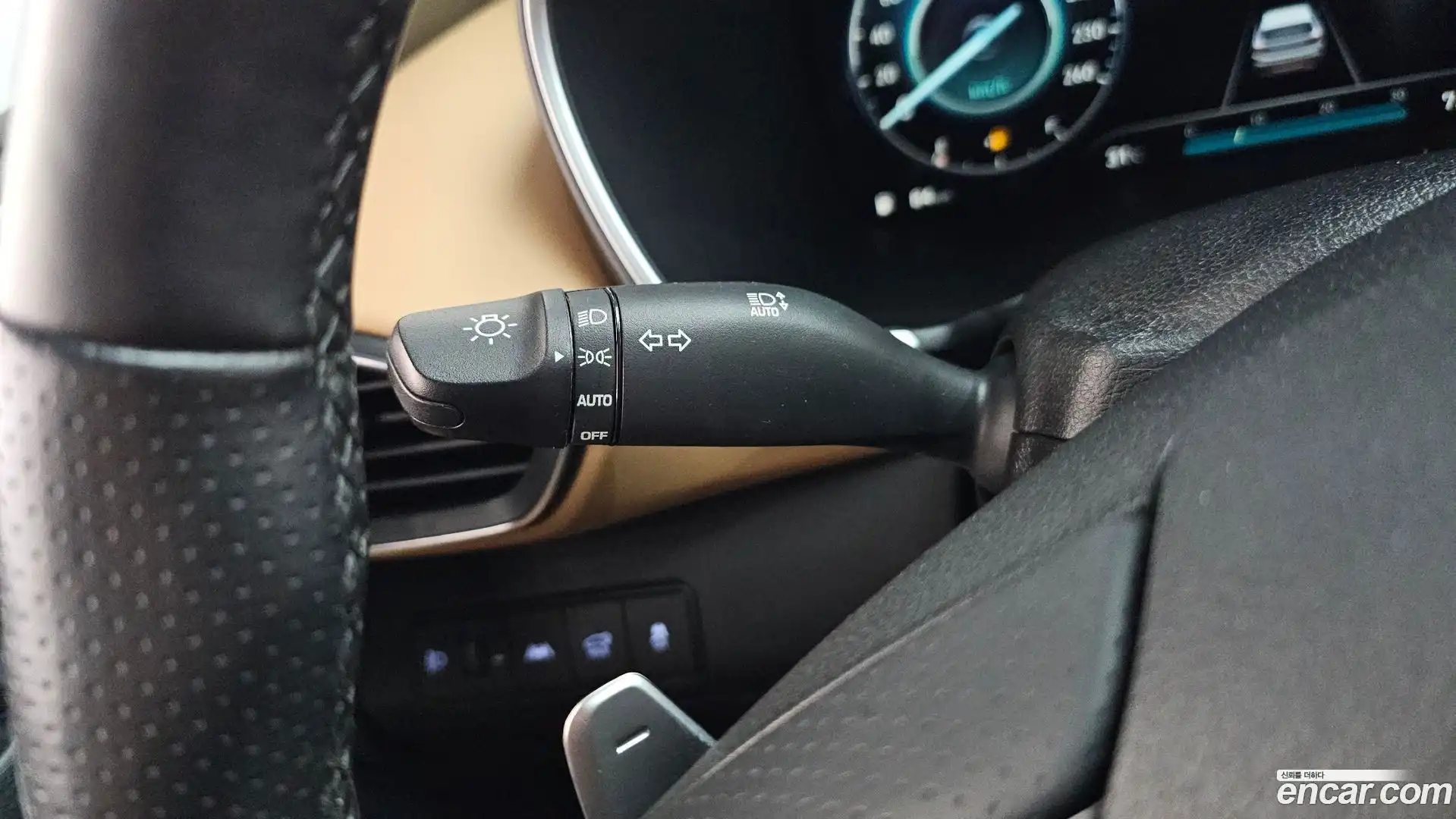Santafe Hyundai 2023.1-OPTION-055