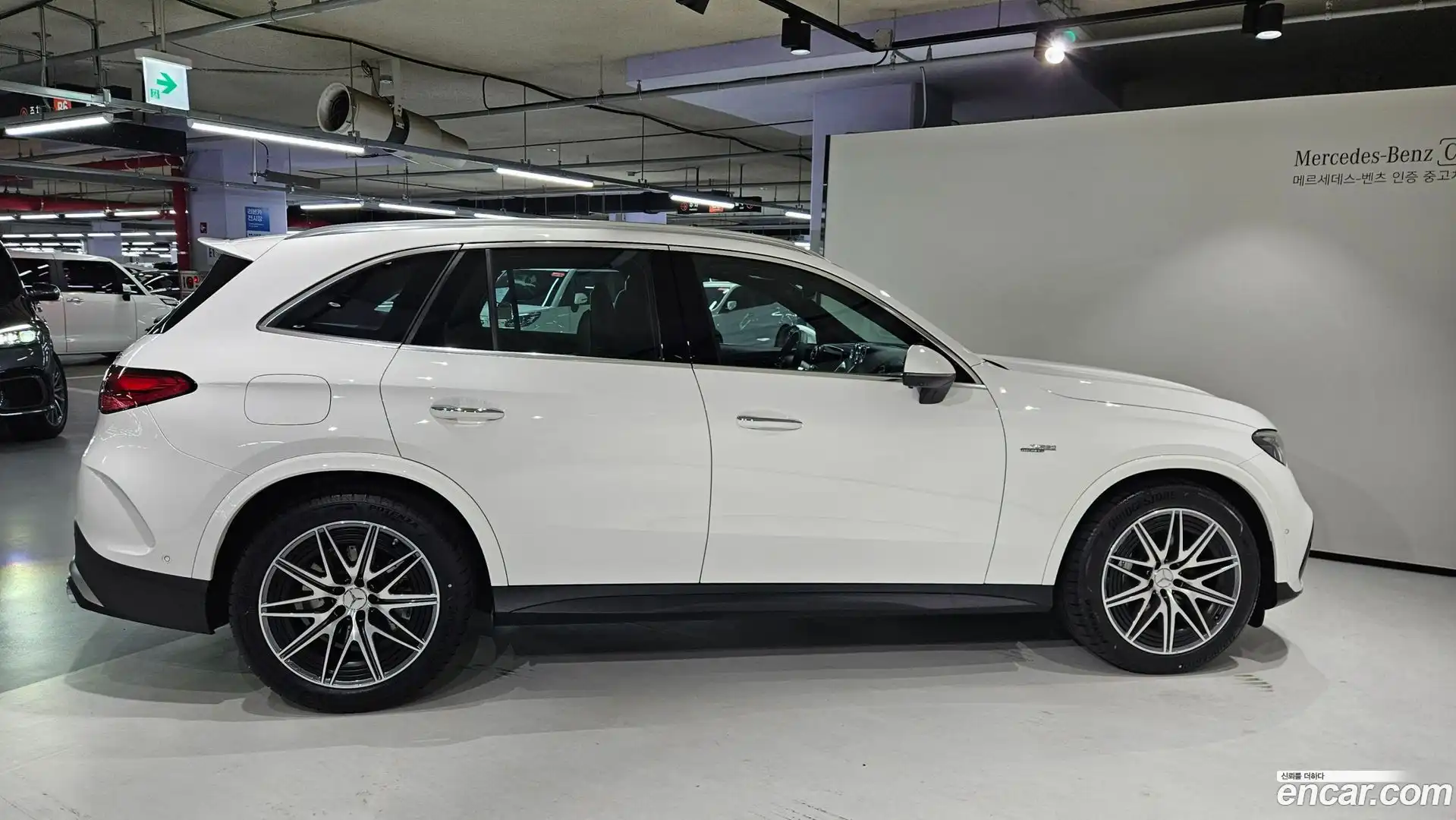GLC-Class Mercedes-Benz 2025.11-INNER-009