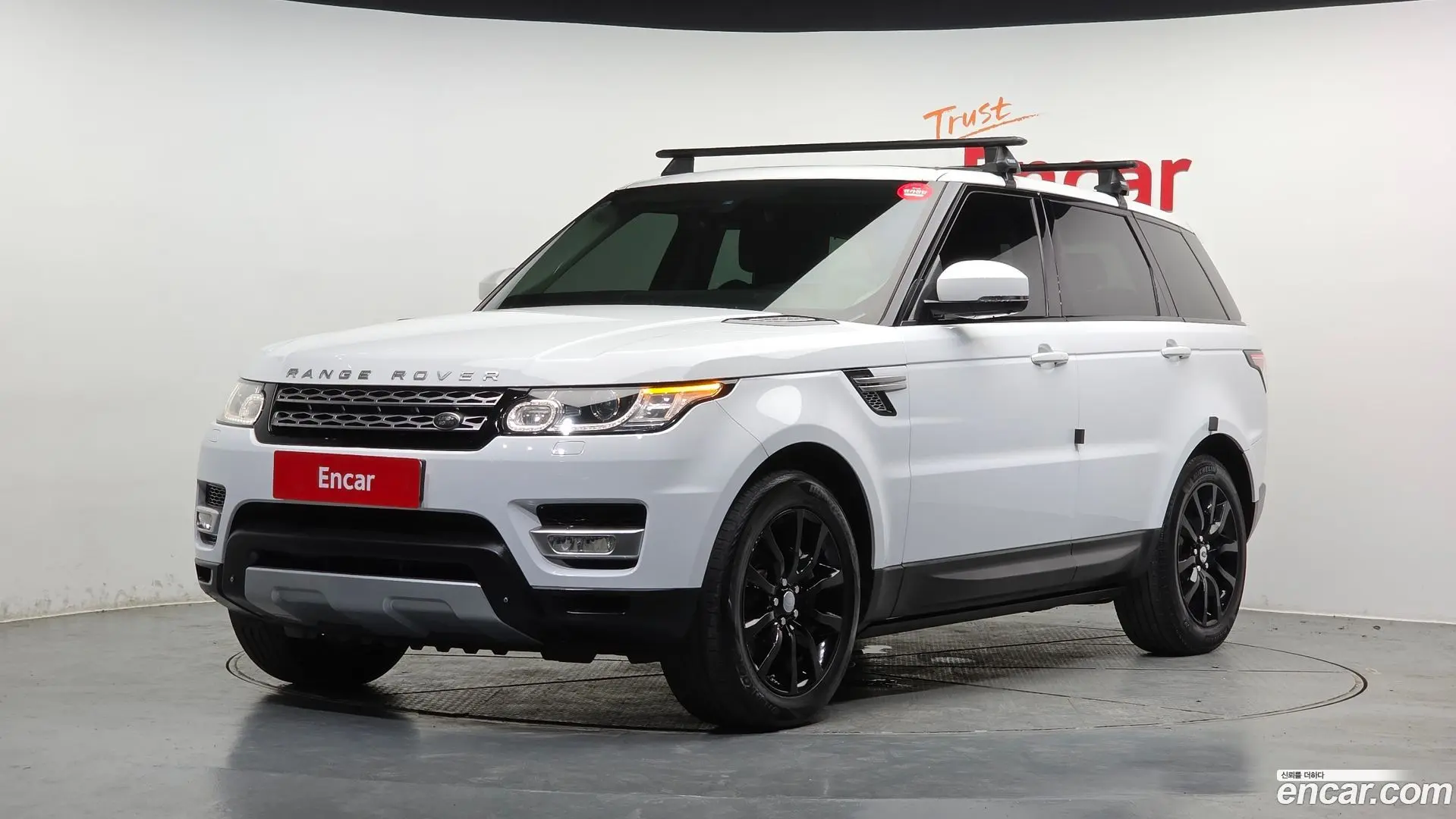 Main__Slider__Photo:Range Rover Sport Land Rover 2015.2-0