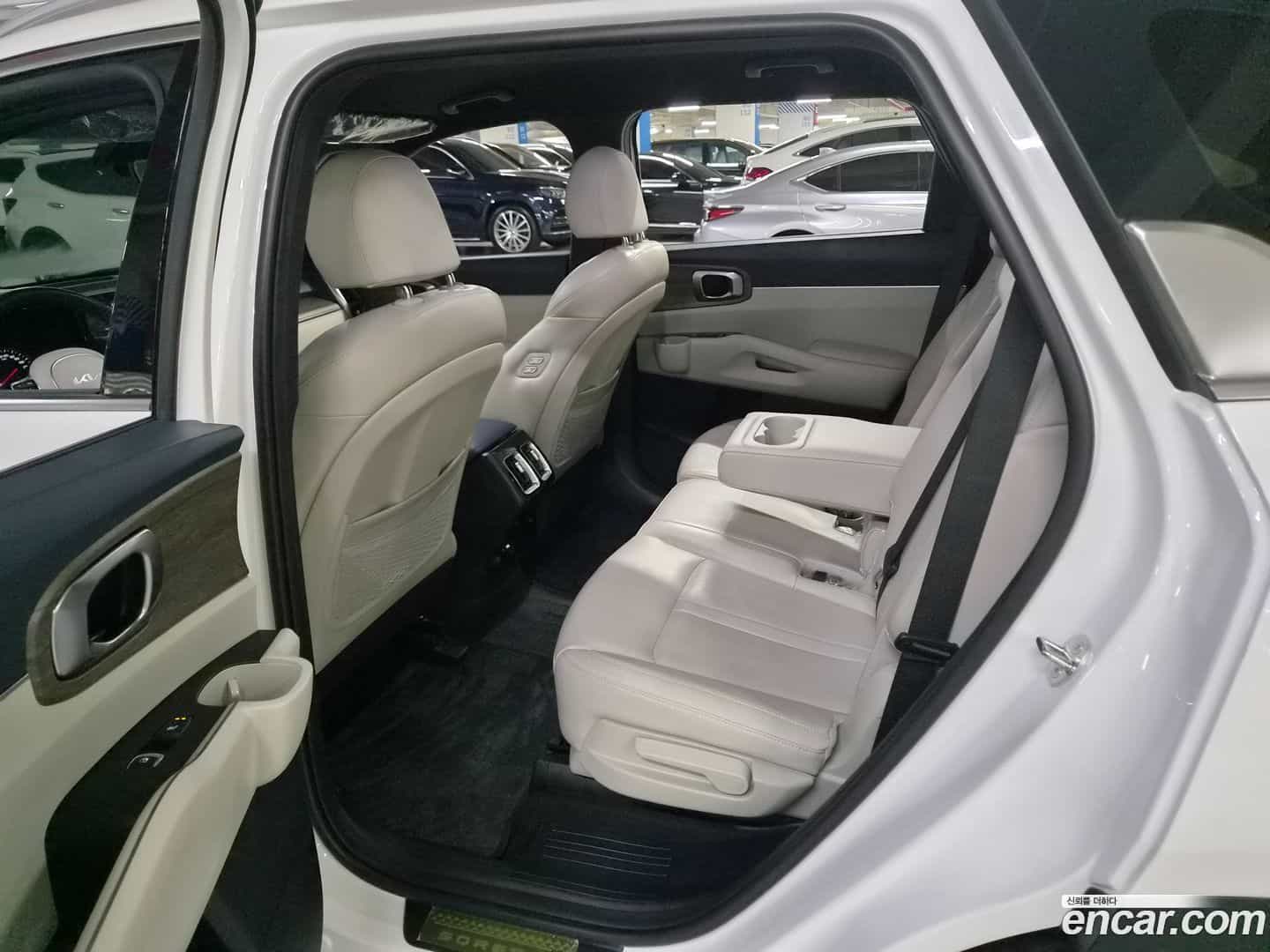 Sorento Kia 2023.7-OPTION-021