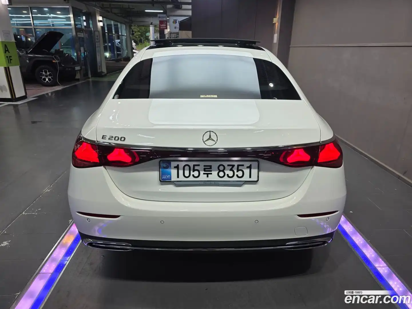 E-Class Mercedes-Benz 2025.7-OUTER-004