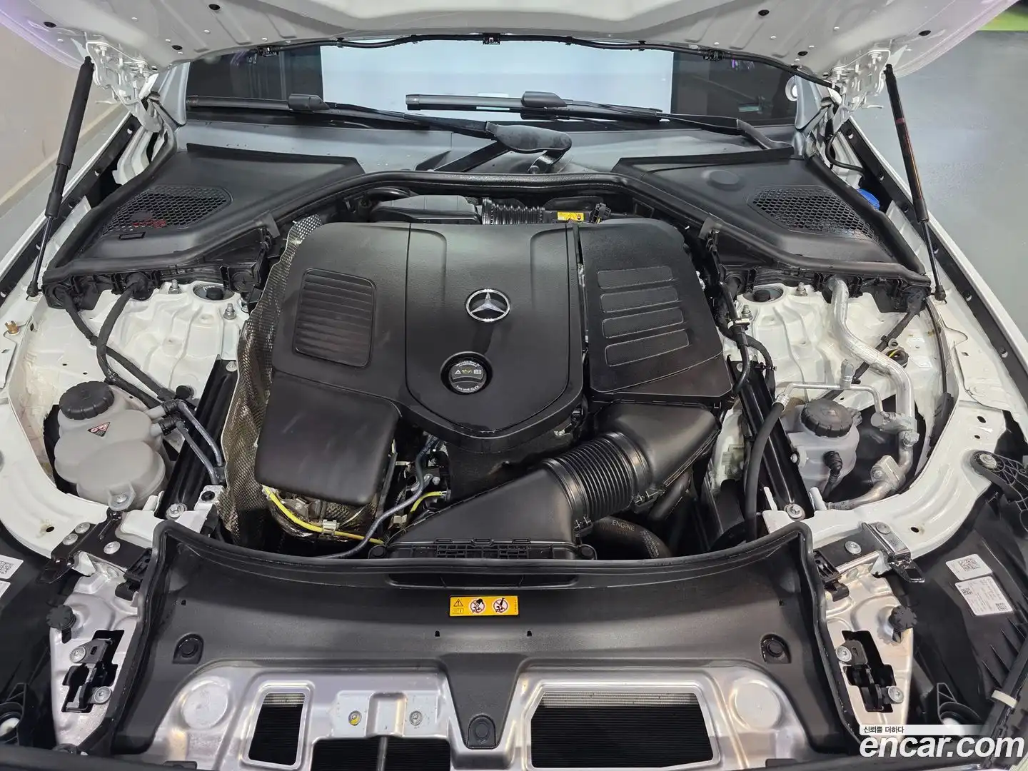 E-Class Mercedes-Benz 2025.7-OUTER-006