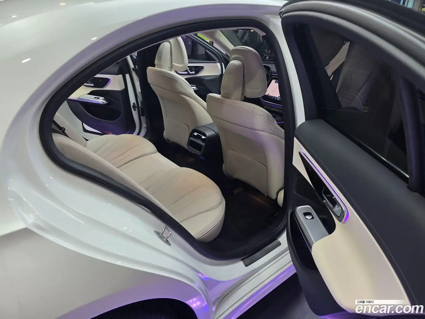 E-Class Mercedes-Benz 2025.7-OPTION-017