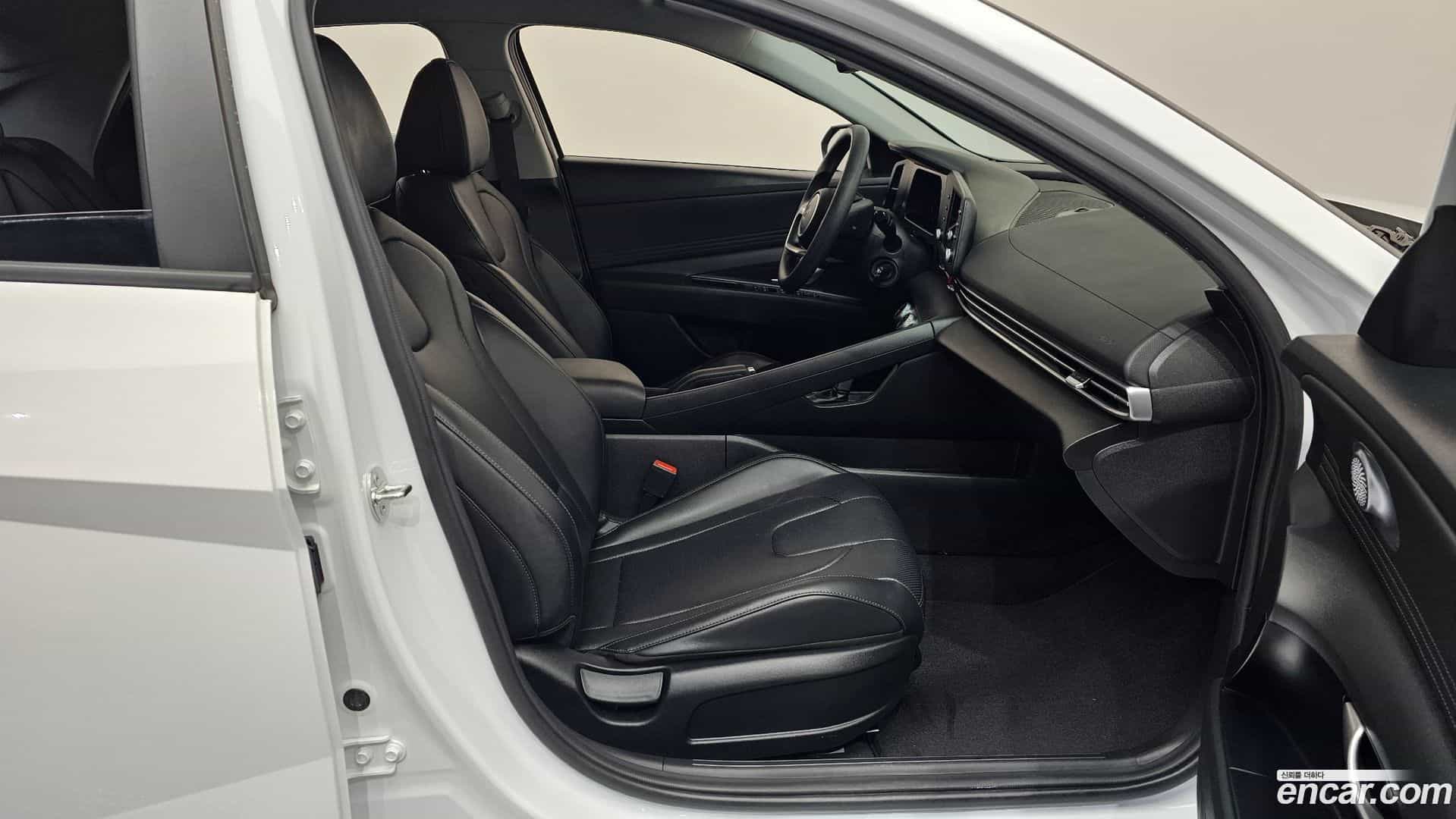 AVANTE Hyundai 2024.5-INNER-036