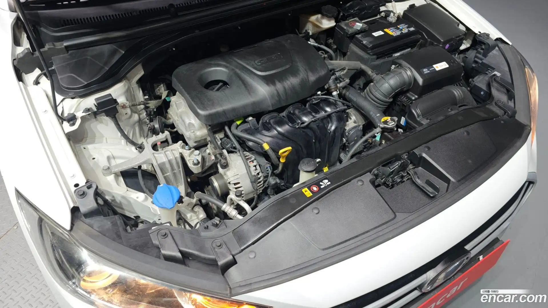 AVANTE Hyundai 2018.0-OUTER-006