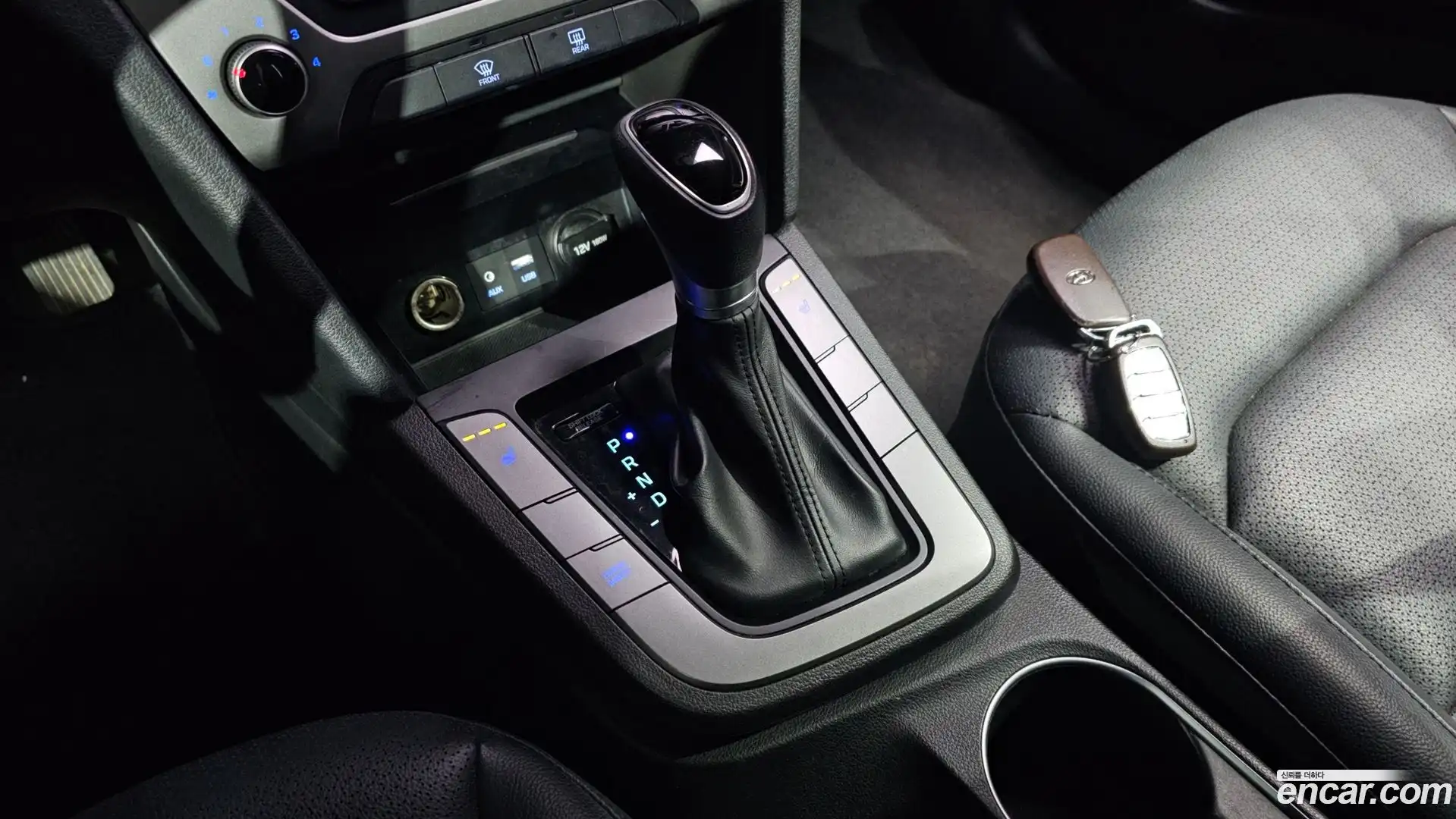 AVANTE Hyundai 2018.0-INNER-009