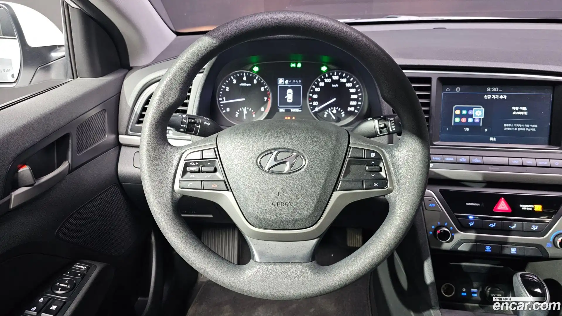 AVANTE Hyundai 2018.0-OPTION-017