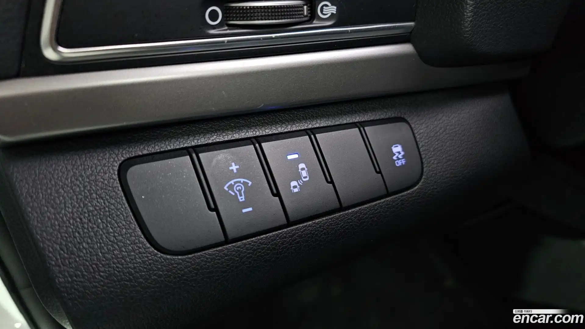 AVANTE Hyundai 2018.0-OPTION-021