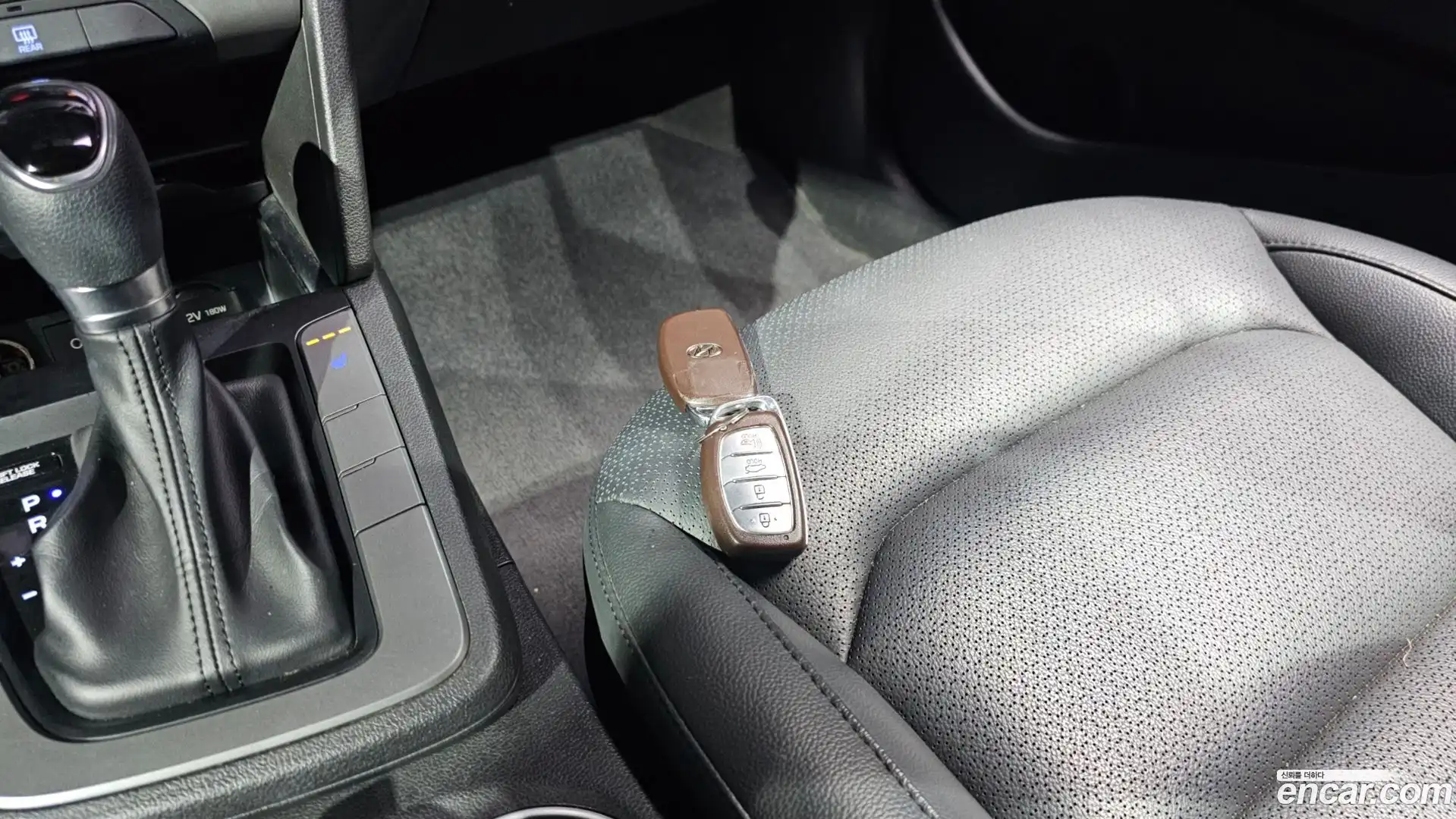 AVANTE Hyundai 2018.0-OPTION-040