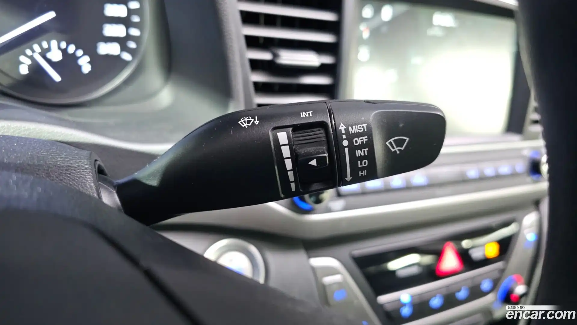 AVANTE Hyundai 2018.0-OPTION-043