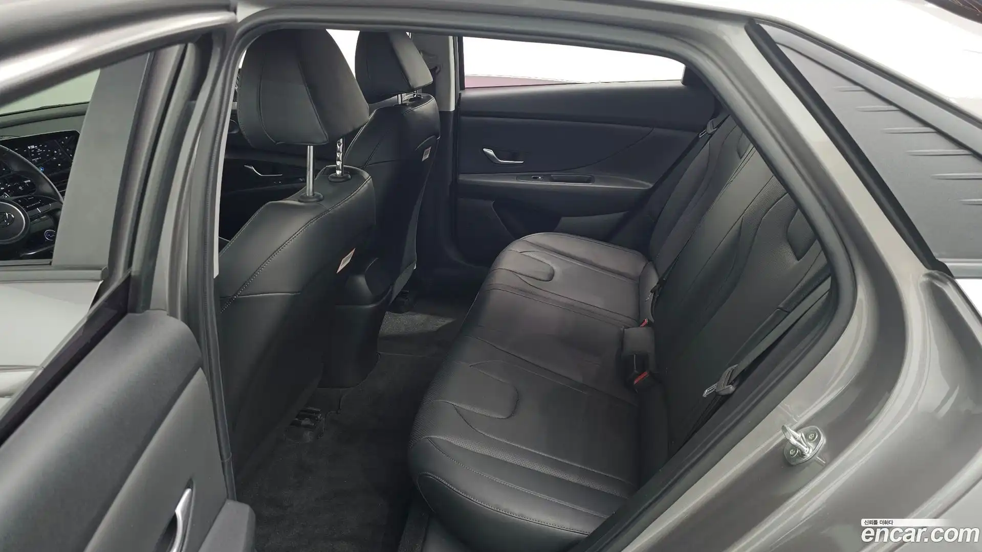 AVANTE Hyundai 2020.6-OPTION-015