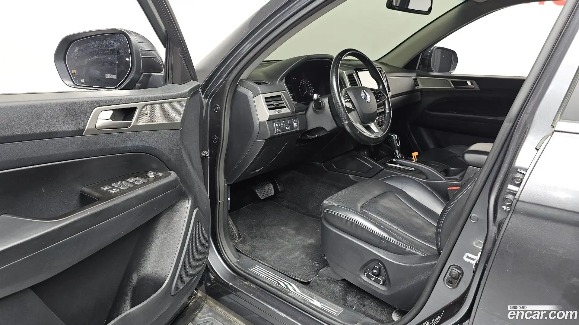 Rexton KG Mobility 2018.7-INNER-010