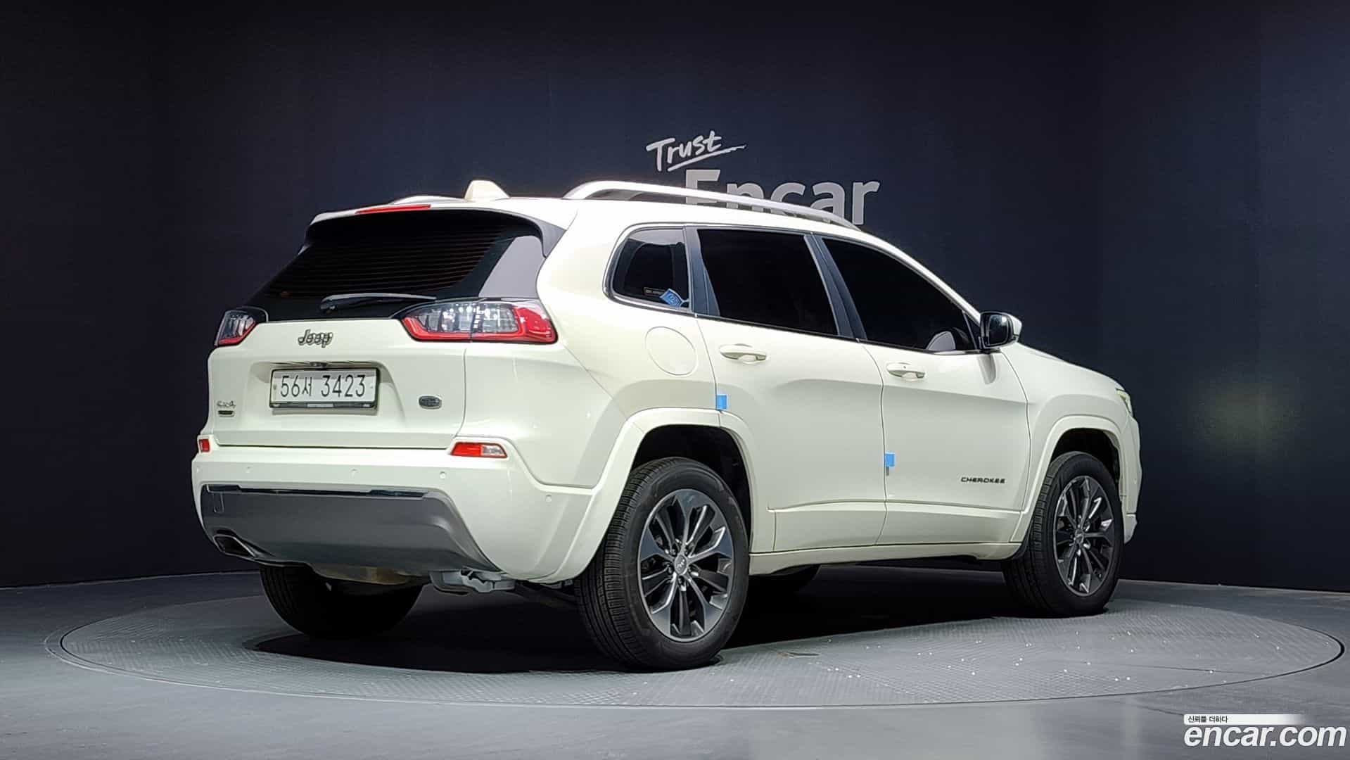 Cherokee Jeep 2019.3-OUTER-002