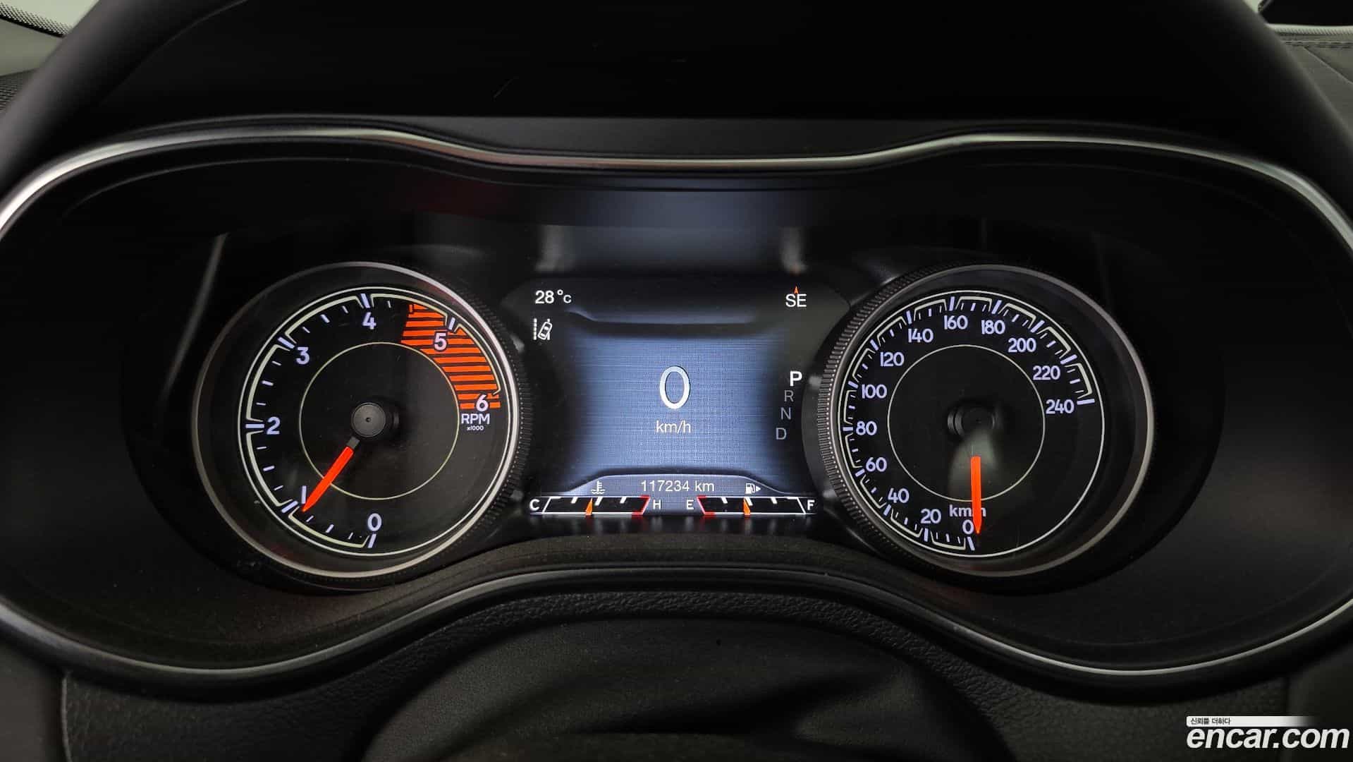 Cherokee Jeep 2019.3-INNER-008