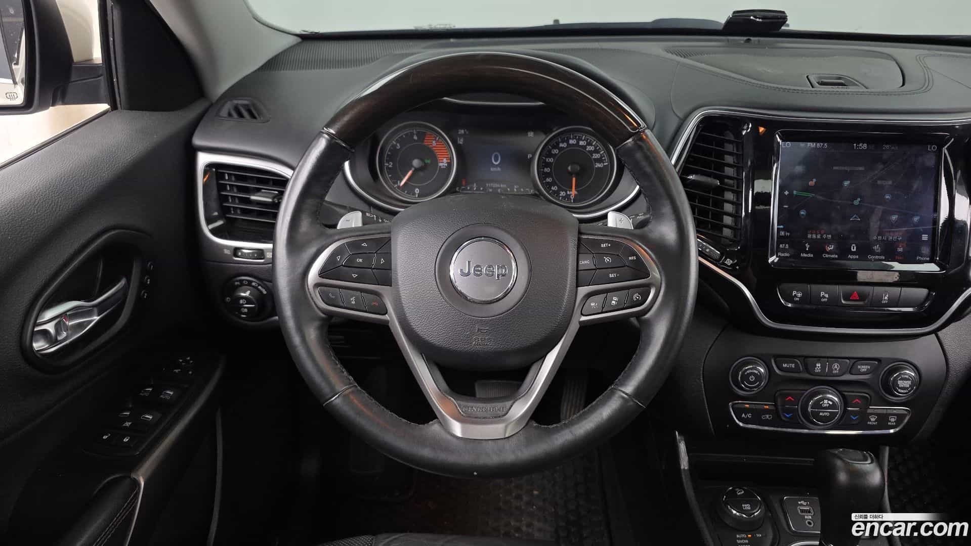 Cherokee Jeep 2019.3-OPTION-017