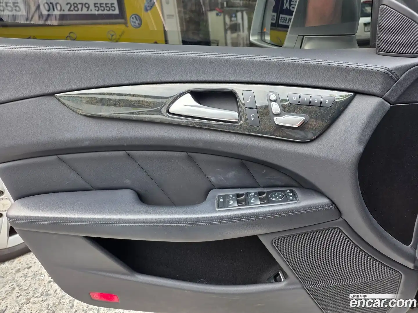 CLS-Class Mercedes-Benz 2016.3-INNER-010