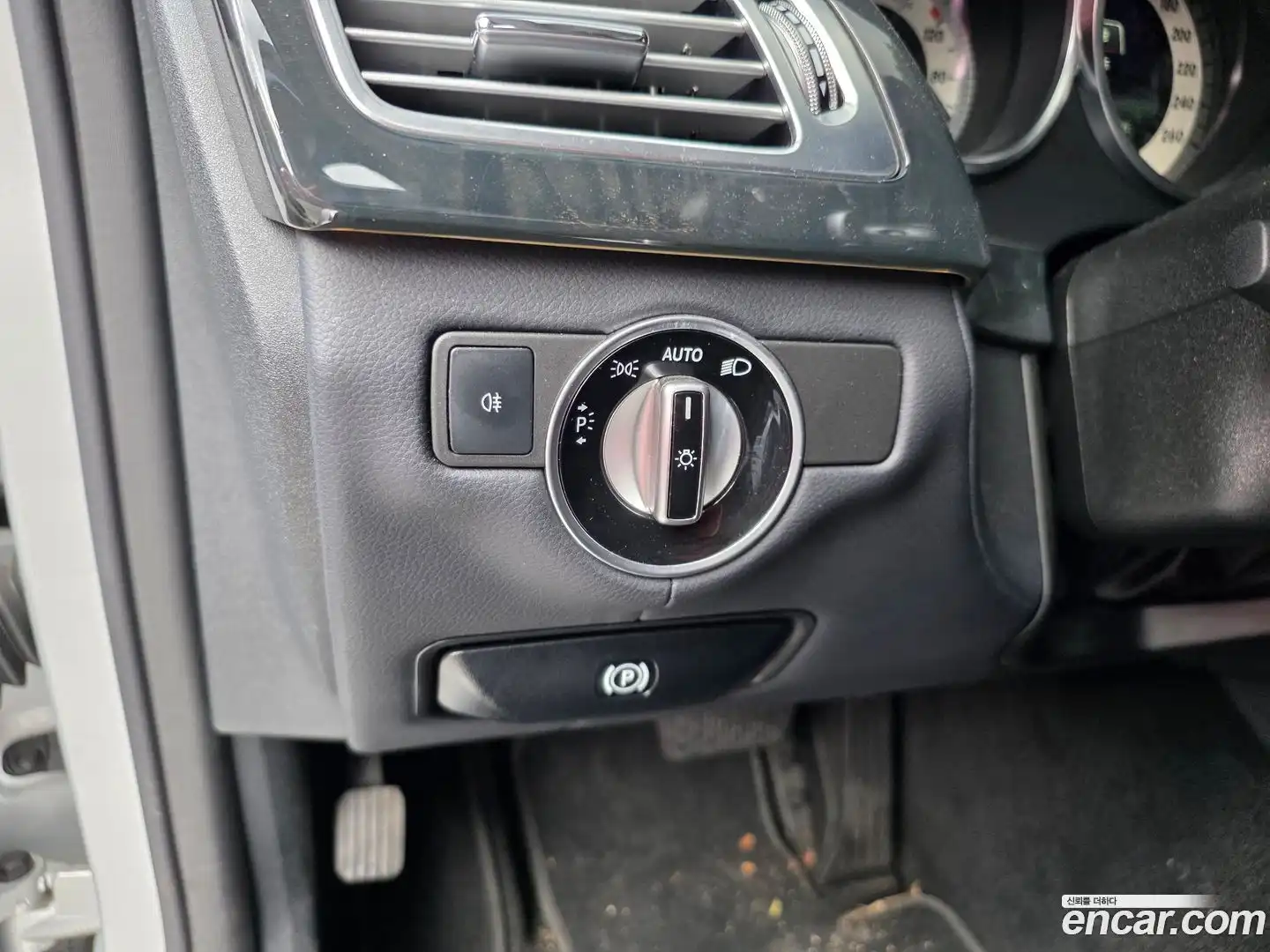 CLS-Class Mercedes-Benz 2016.3-OPTION-017
