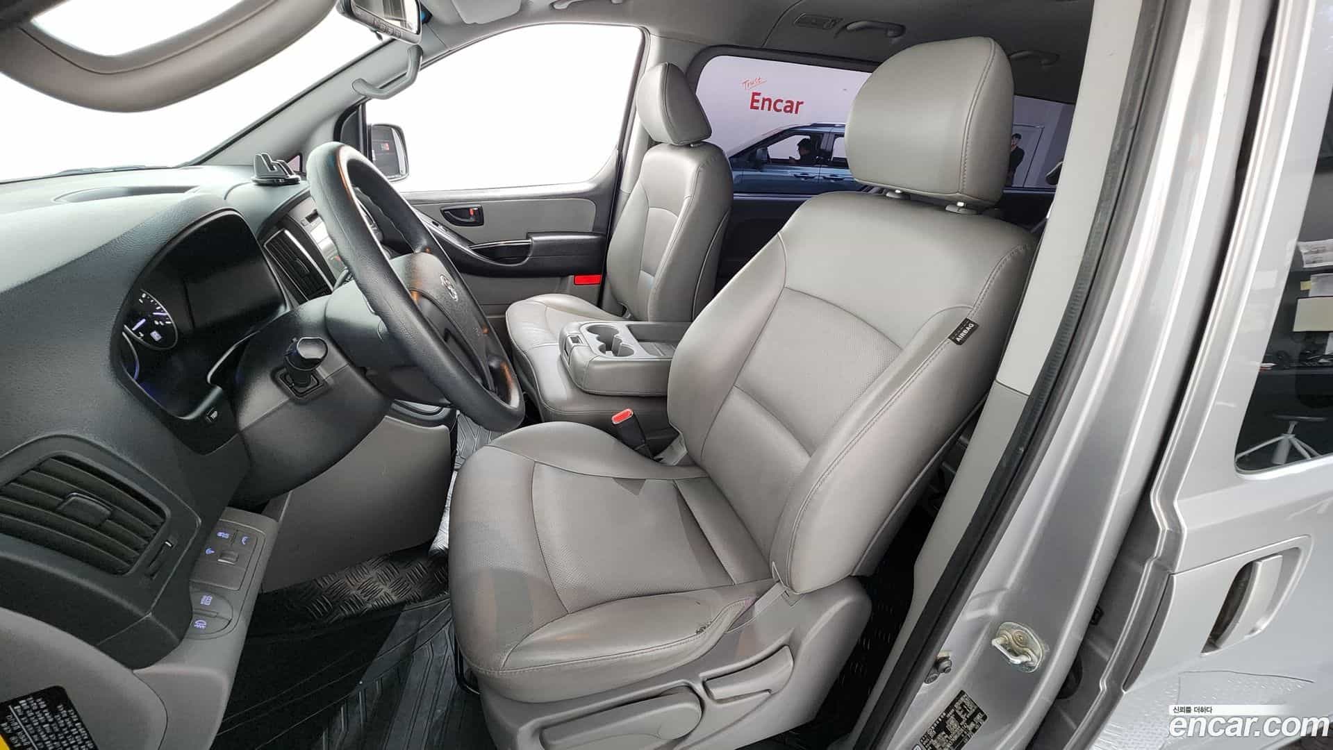Starex Hyundai 2018.9-INNER-007