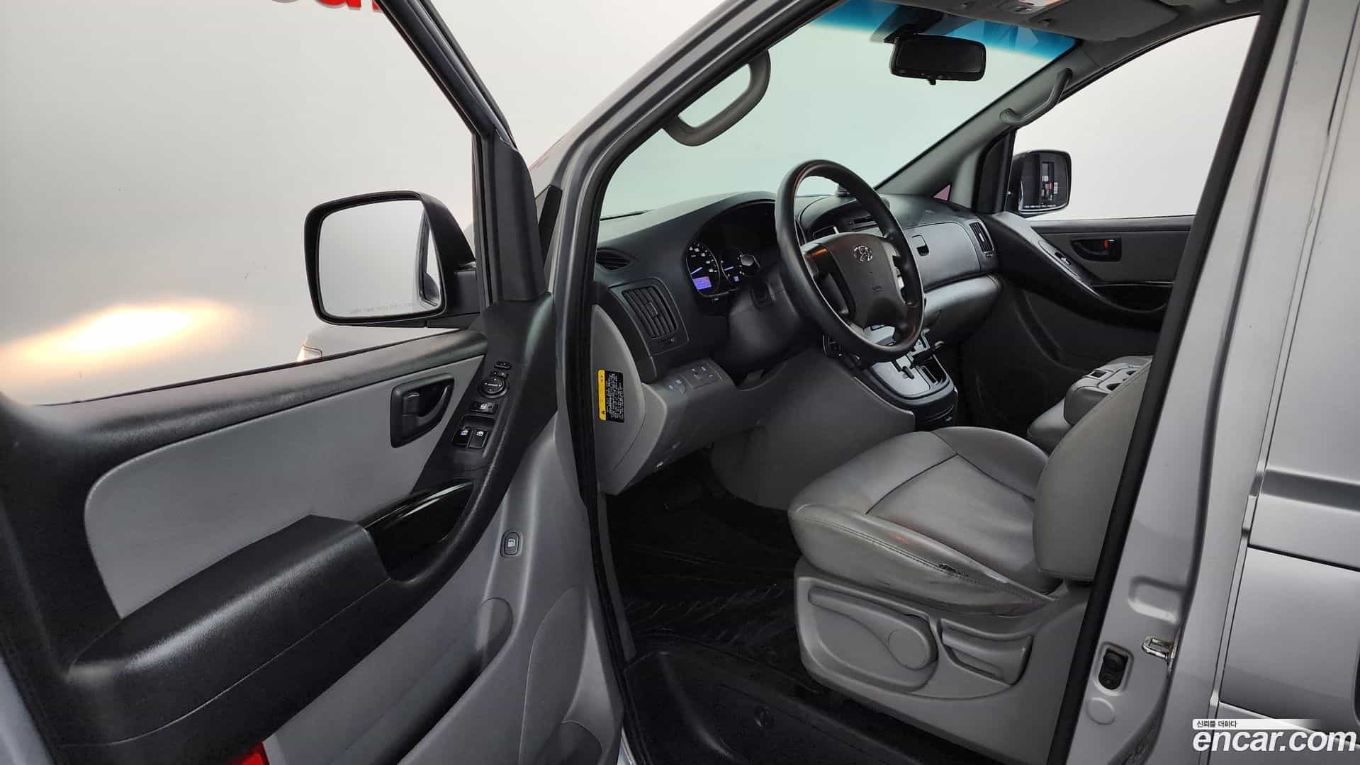Starex Hyundai 2018.9-INNER-010